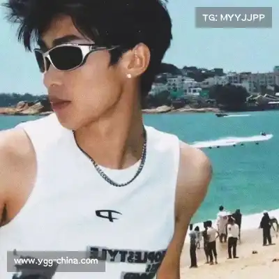 邹朵千